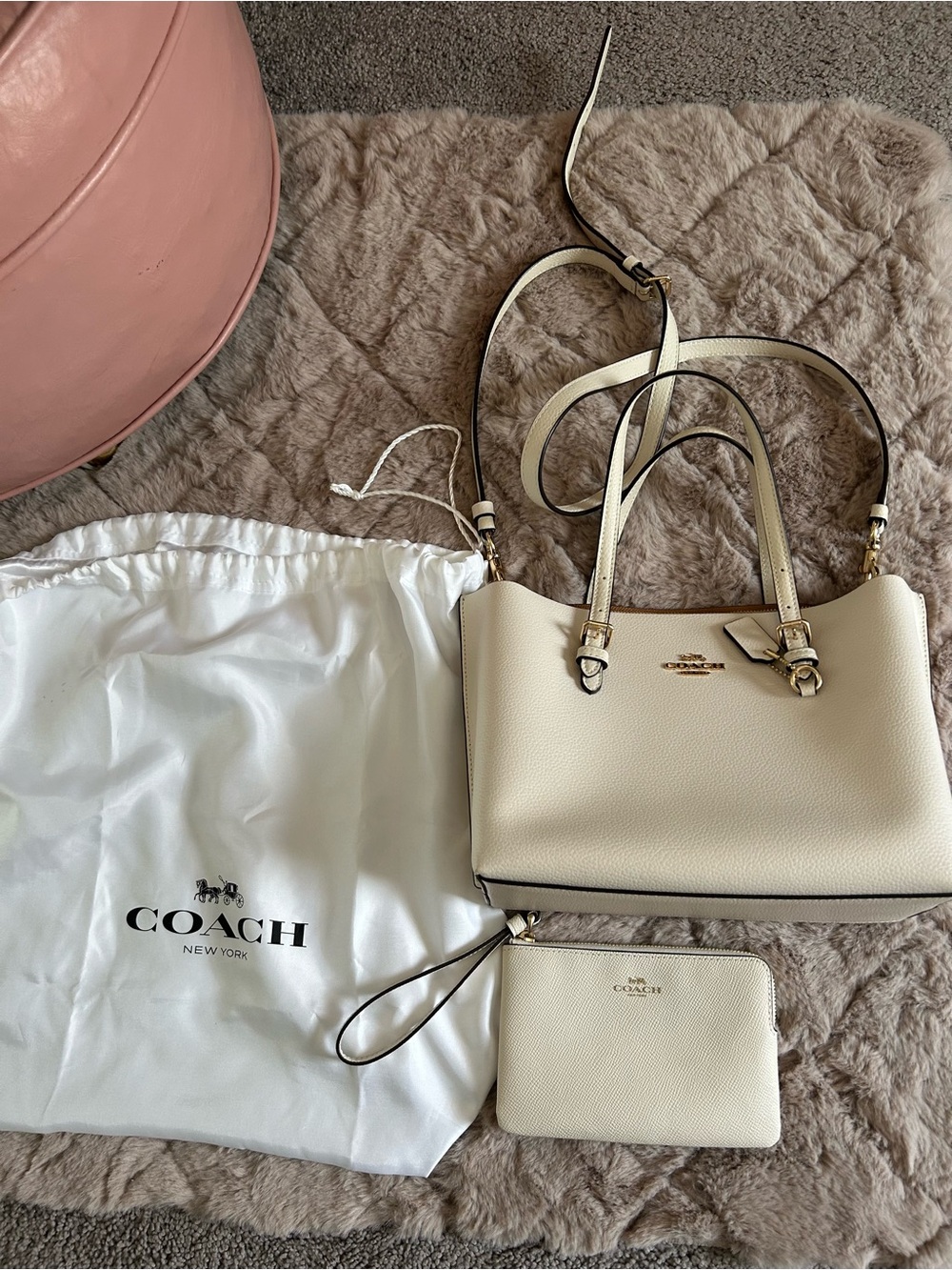 Brand new Coach White Pebbled Leather Tote with Gold Hardware and Wristlet - Picture 11 of 16